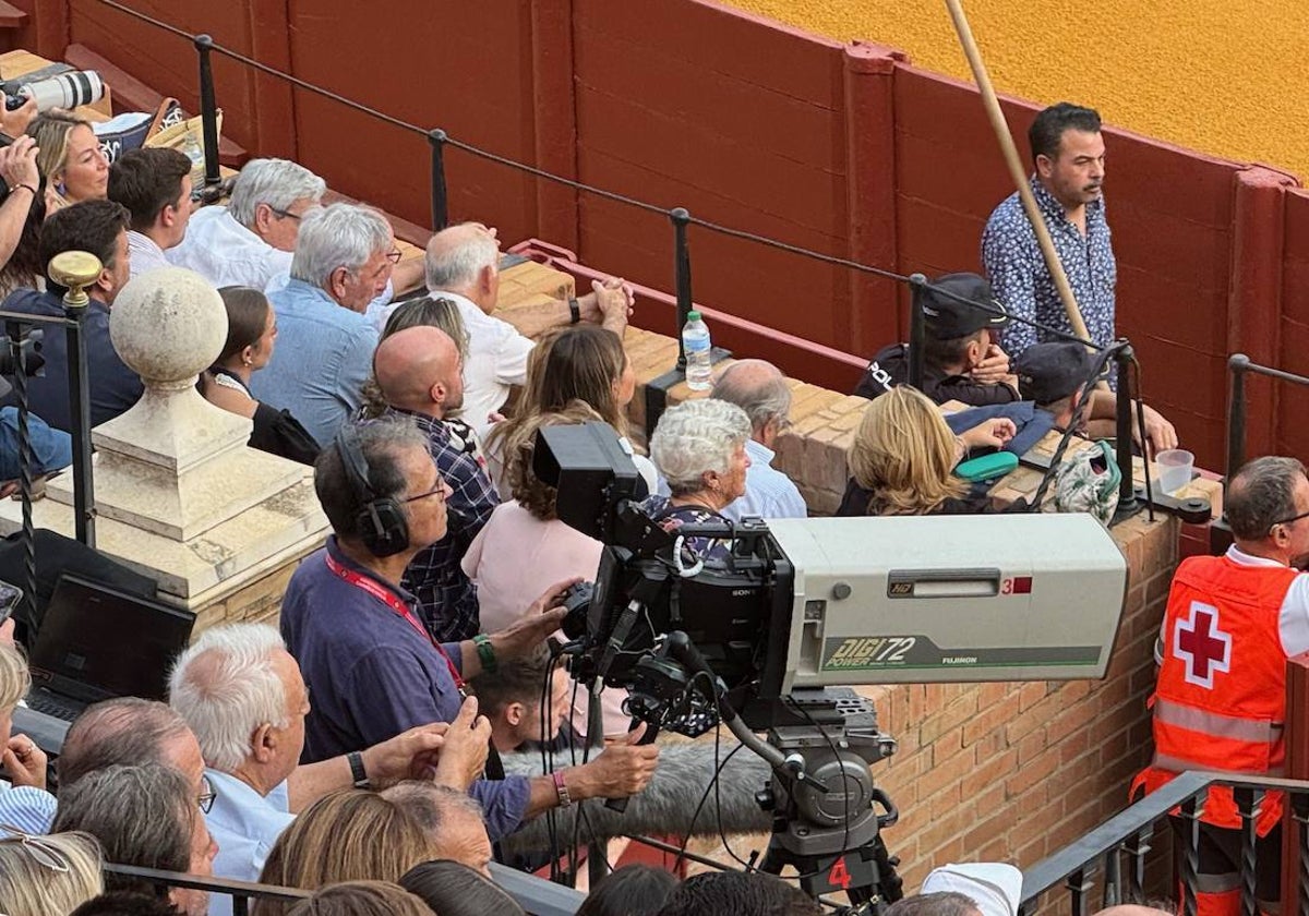 Cámara de televisión en una plaza de toros.